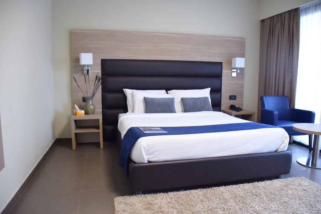 เออร์เบิน บาย ซิตี้บลู Hotel คัมพาลา ภายนอก รูปภาพ