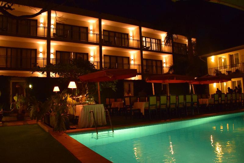 เออร์เบิน บาย ซิตี้บลู Hotel คัมพาลา ภายนอก รูปภาพ