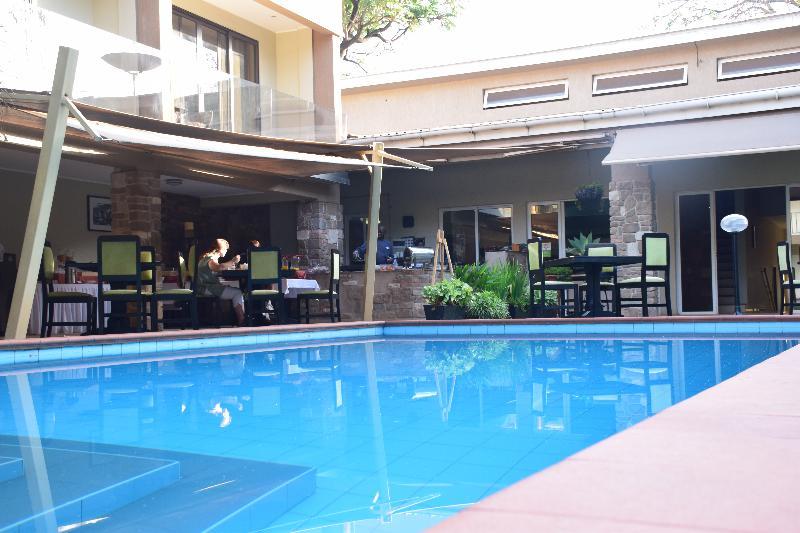 เออร์เบิน บาย ซิตี้บลู Hotel คัมพาลา ภายนอก รูปภาพ