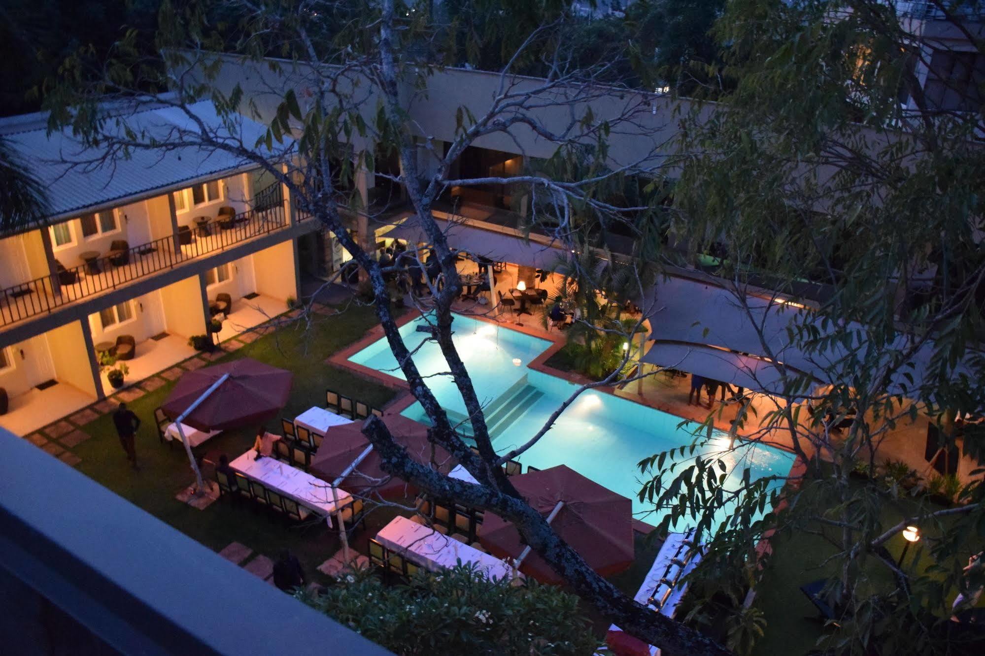 เออร์เบิน บาย ซิตี้บลู Hotel คัมพาลา ภายนอก รูปภาพ