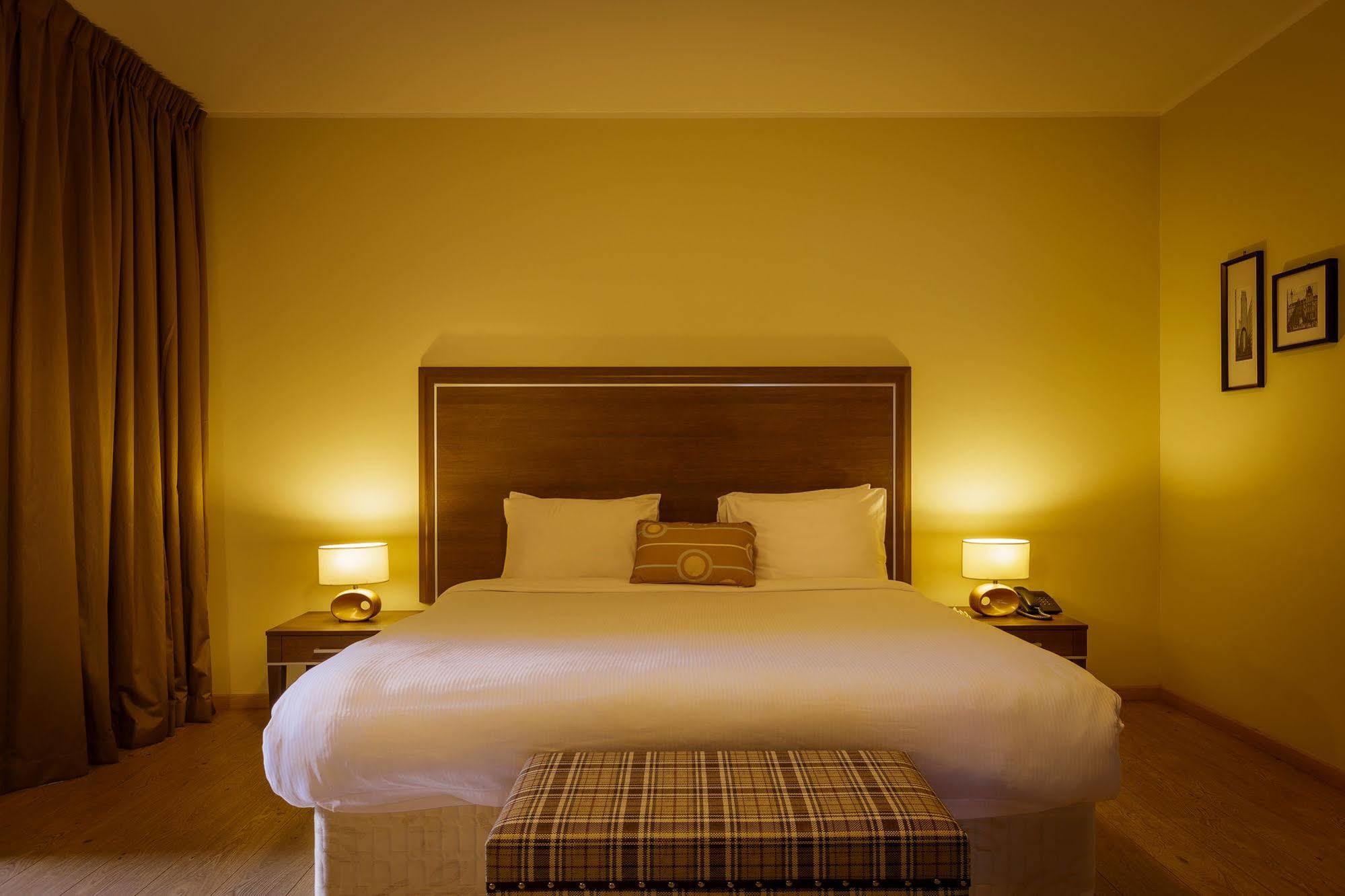 เออร์เบิน บาย ซิตี้บลู Hotel คัมพาลา ภายนอก รูปภาพ