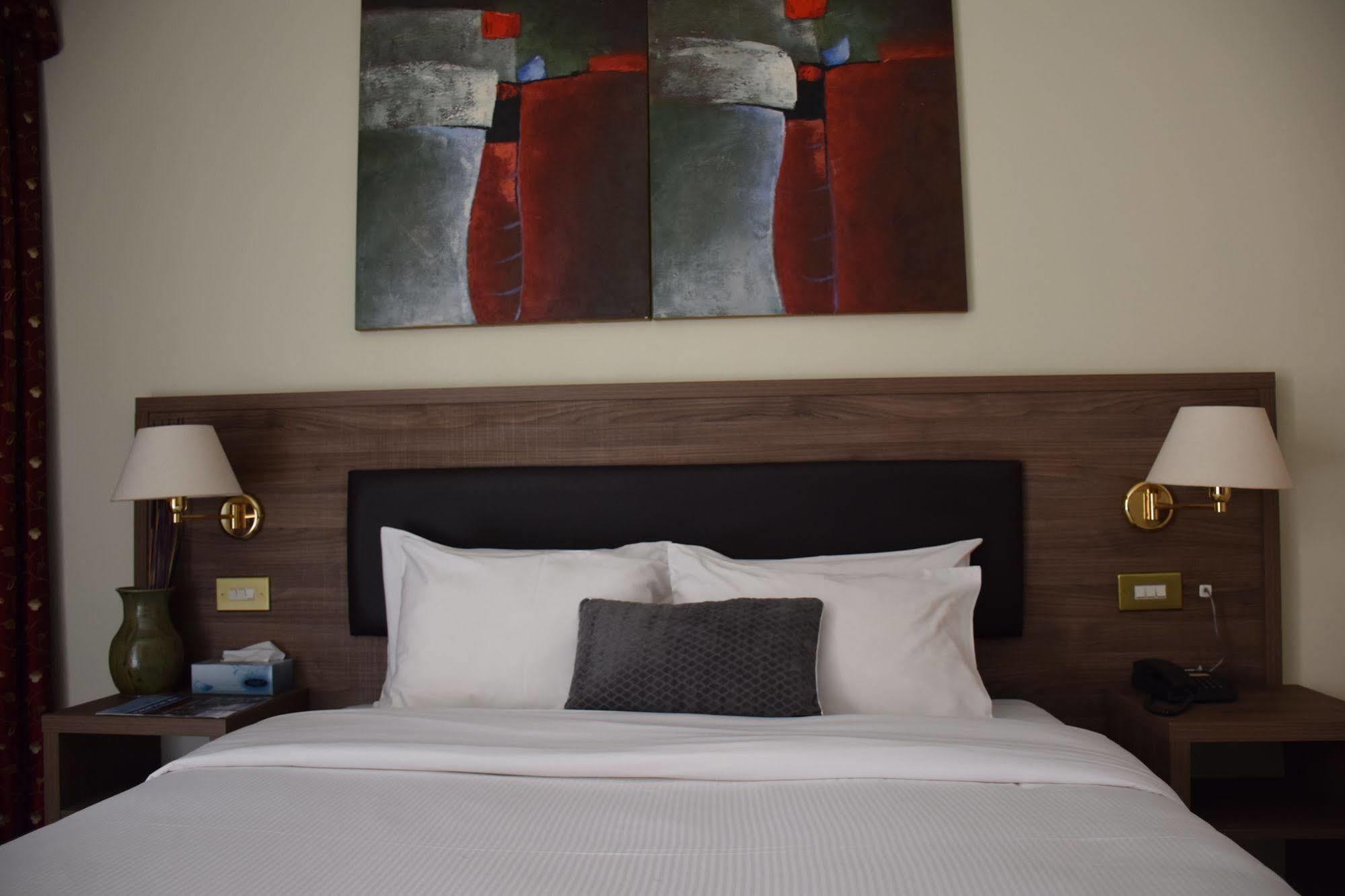เออร์เบิน บาย ซิตี้บลู Hotel คัมพาลา ภายนอก รูปภาพ