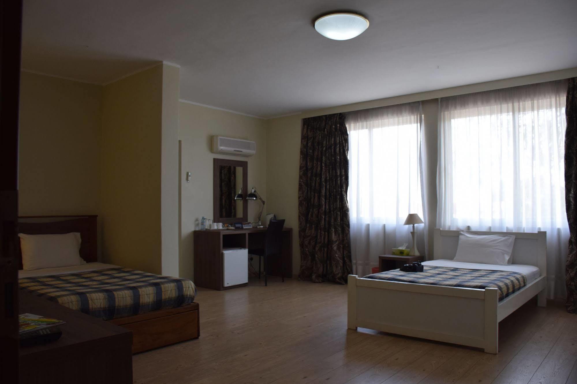 เออร์เบิน บาย ซิตี้บลู Hotel คัมพาลา ภายนอก รูปภาพ